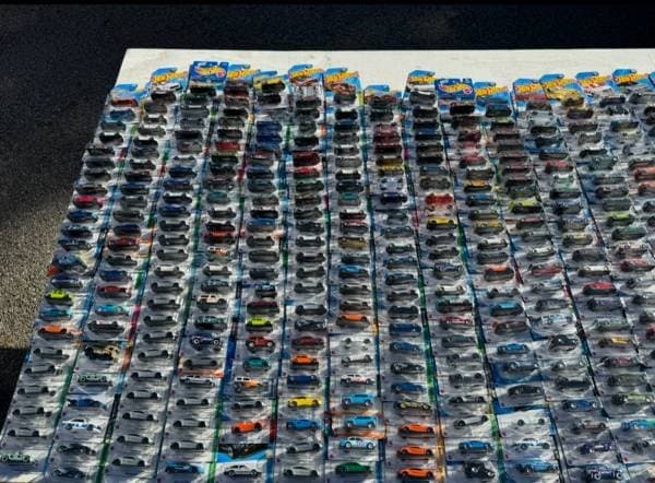 HUGE HOT WHEELS SALE