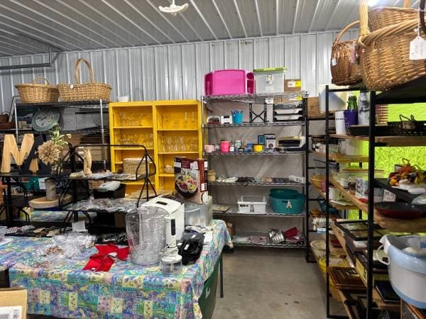 Huge Multi-family Barn Salr