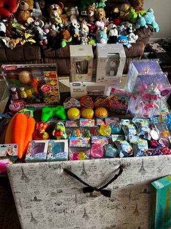 Huge INDOOR sale - squish/ dumplings/ furniture/ figures: clothes
