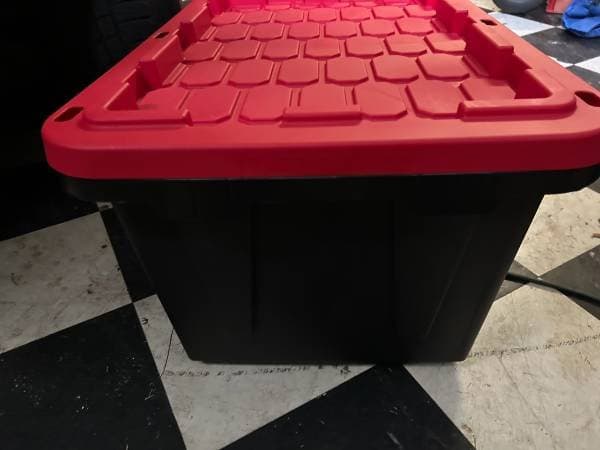 27 gallon storage container